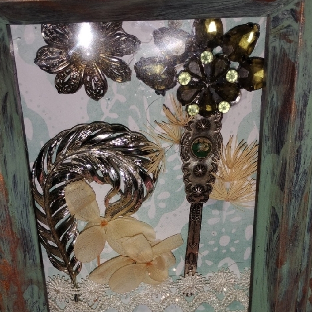 Decorative Beaded Picture Frame - Picture 2 of 4